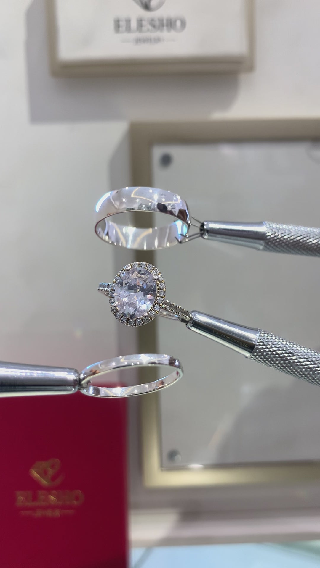 Load video: Passion Moissanite wedding ring set (SALES)